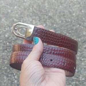 VTG oxblood embossed leather Belt with Silver deco Buckle